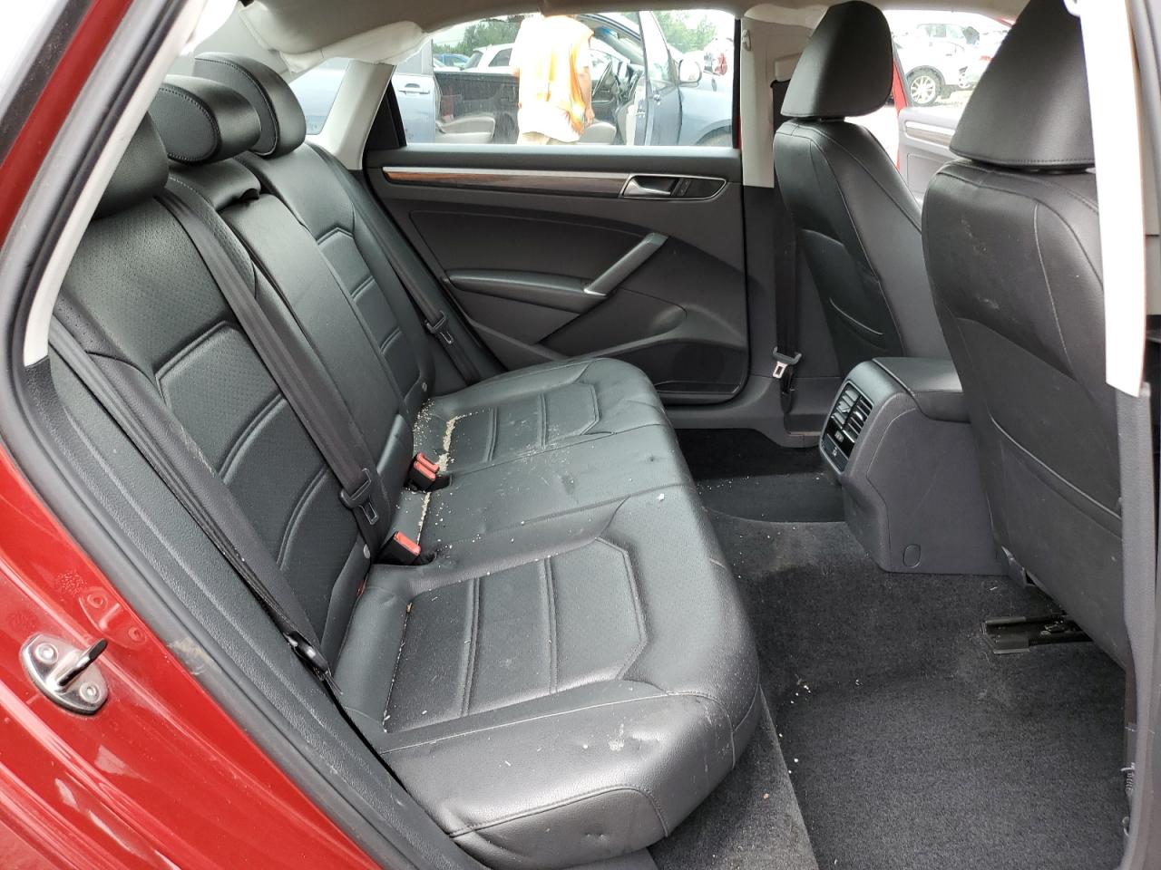 1VWBT7A34HC004030 2017 Volkswagen Passat Se