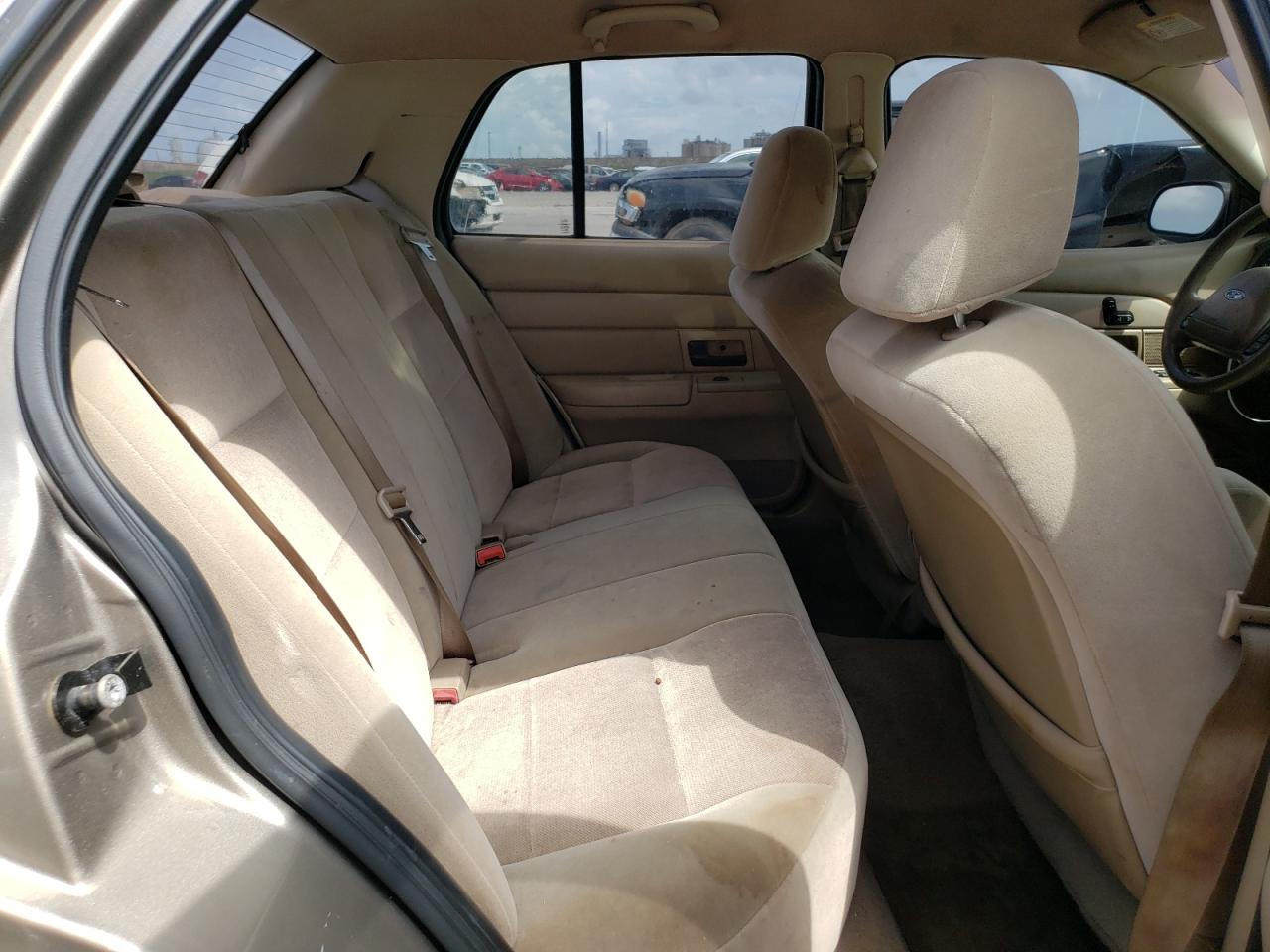 2FAFP74W94X177415 2004 Ford Crown Victoria Lx