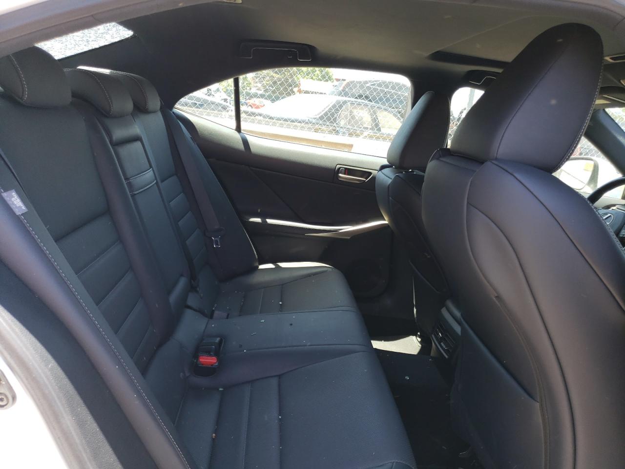 JTHBA1D29J5082627 2018 Lexus Is 300