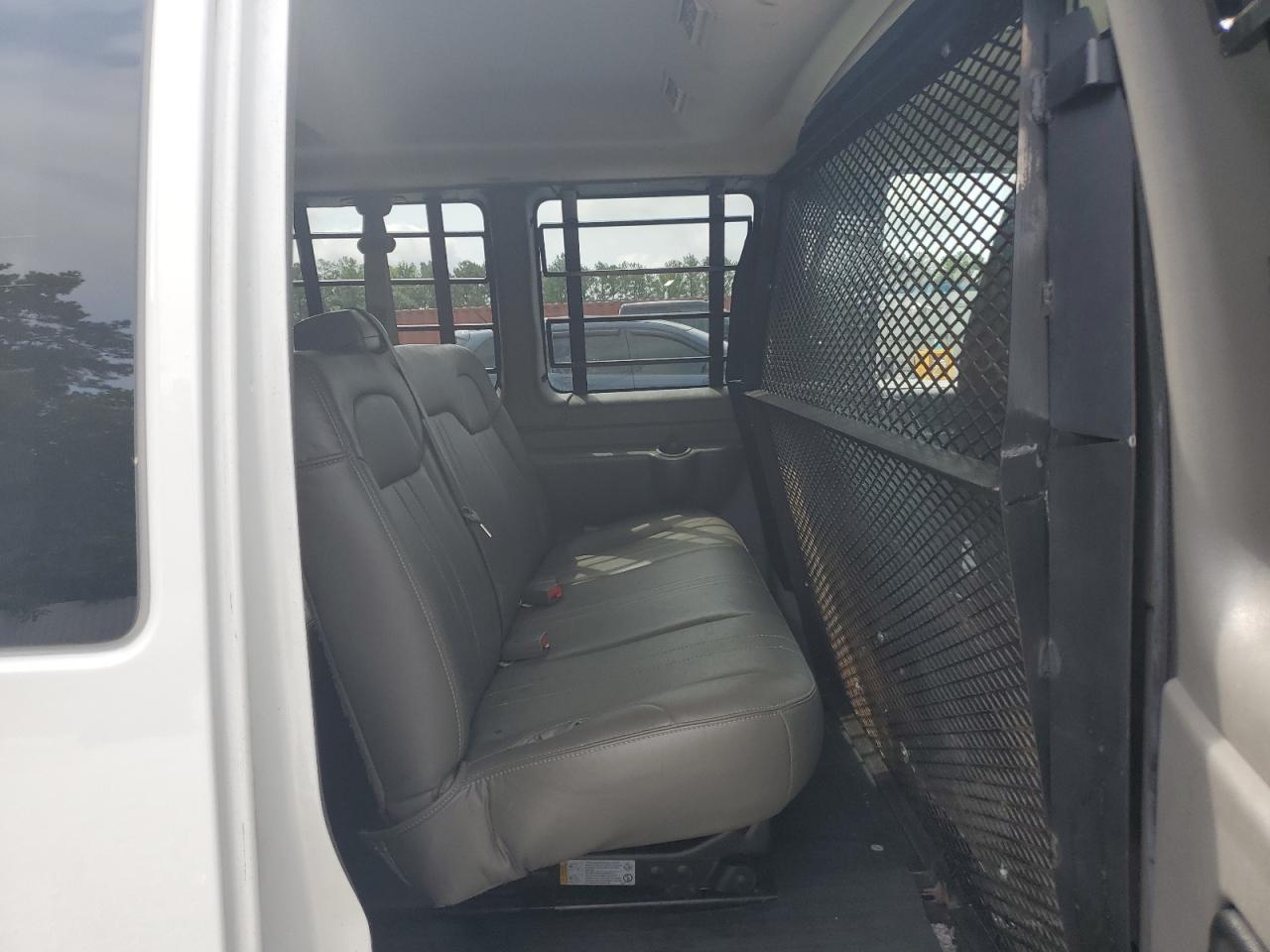 1GAZGNFG0L1266016 2020 Chevrolet Express G3500 Ls