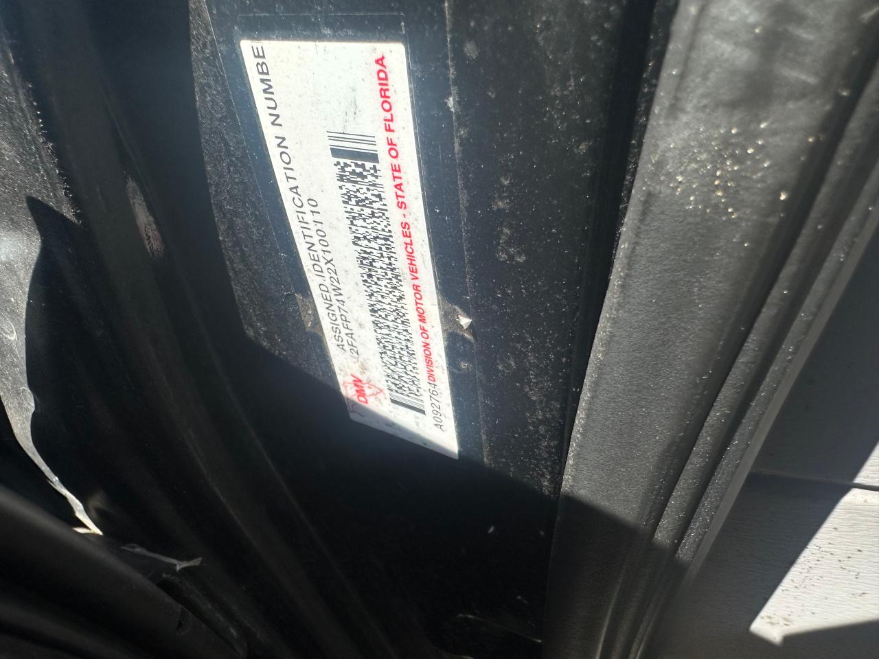 2FAFP74W22X100110 2002 Ford Crown Victoria Lx