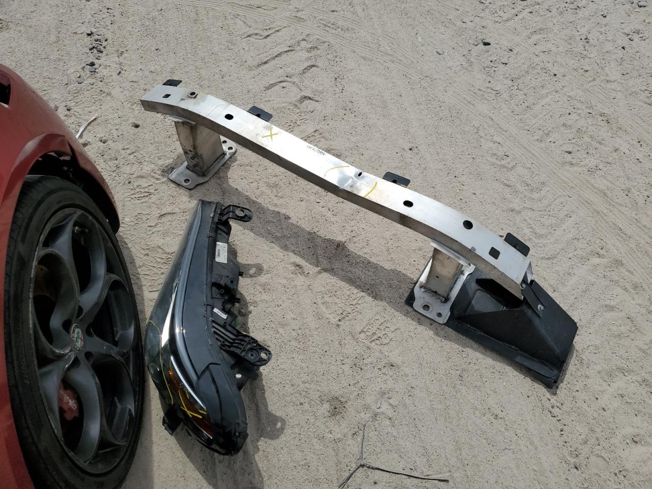 ZARFAECN5H7555918 2017 Alfa Romeo Giulia Ti