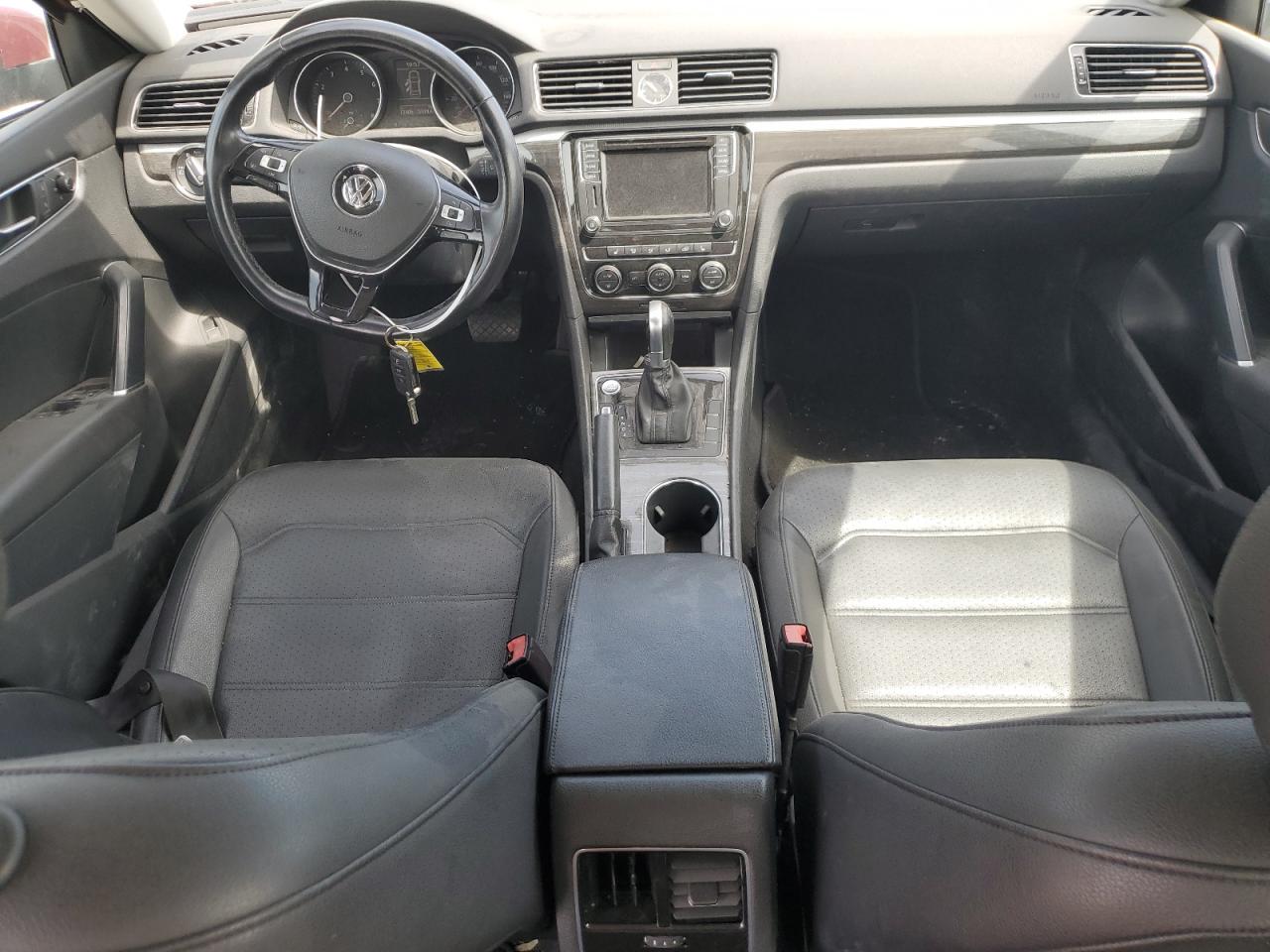 1VWBT7A38HC023857 2017 Volkswagen Passat Se