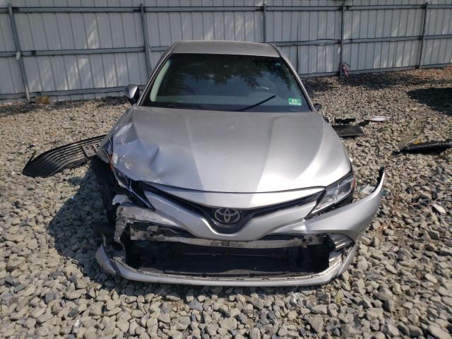 VIN 4T1B11HK0JU118007 2018 Toyota Camry, L no.5