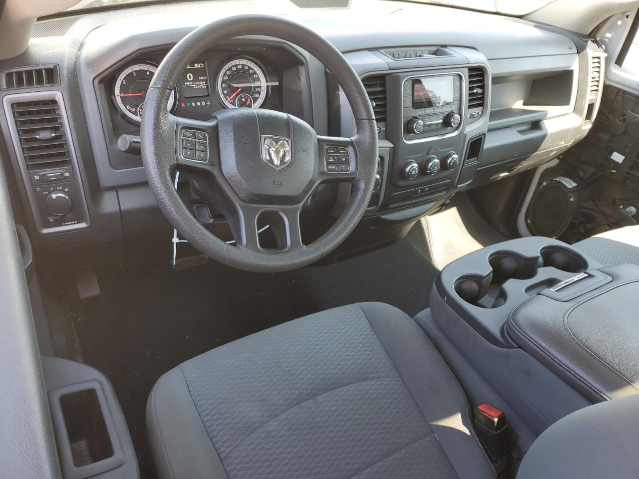 3C6JR6DT5KG659912 2019 Ram 1500 Classic Tradesman