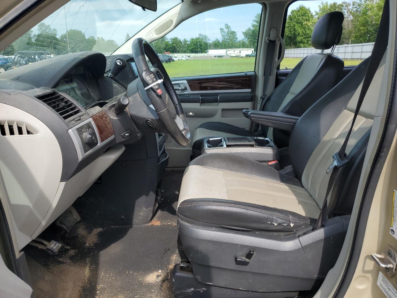 2A4RR8DX3AR414703 2010 Chrysler Town & Country Touring Plus