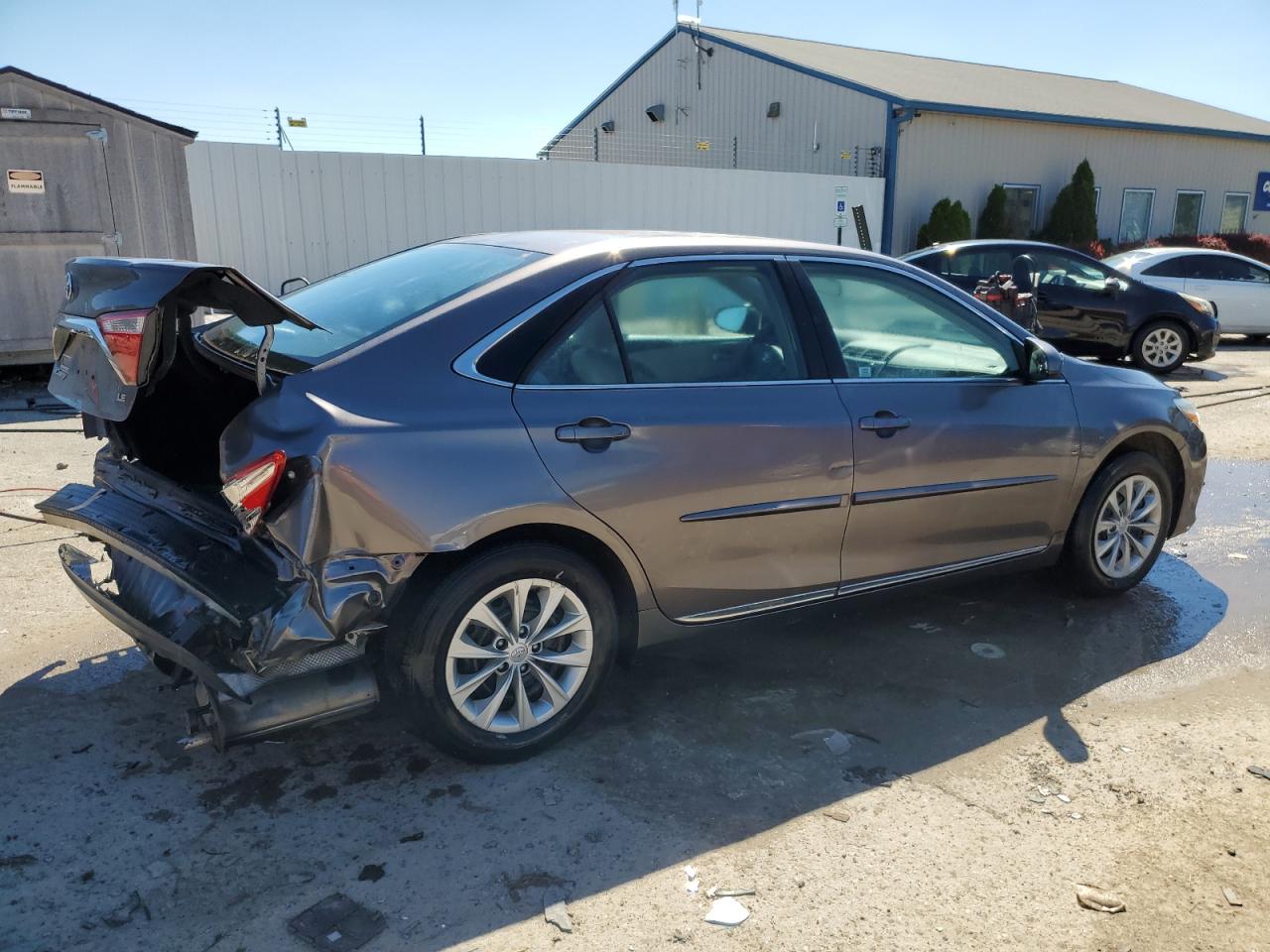 2017 Toyota Camry Le vin: 4T1BF1FK7HU267514