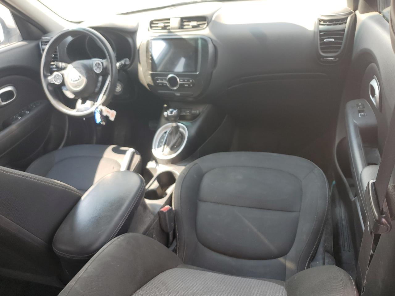 KNDJP3A59H7482224 2017 Kia Soul +