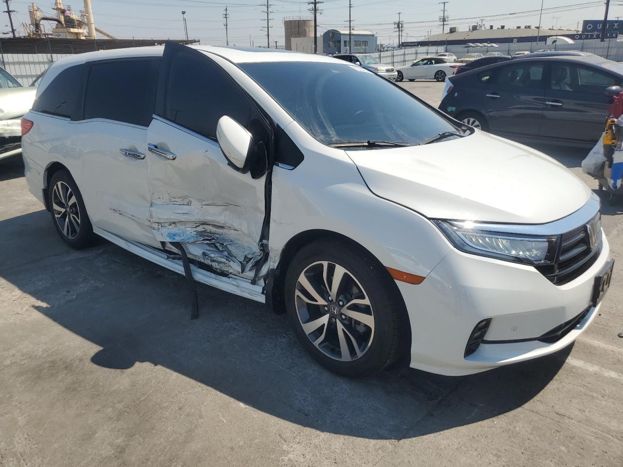 2022 Honda Odyssey Touring vin: 5FNRL6H83NB020988