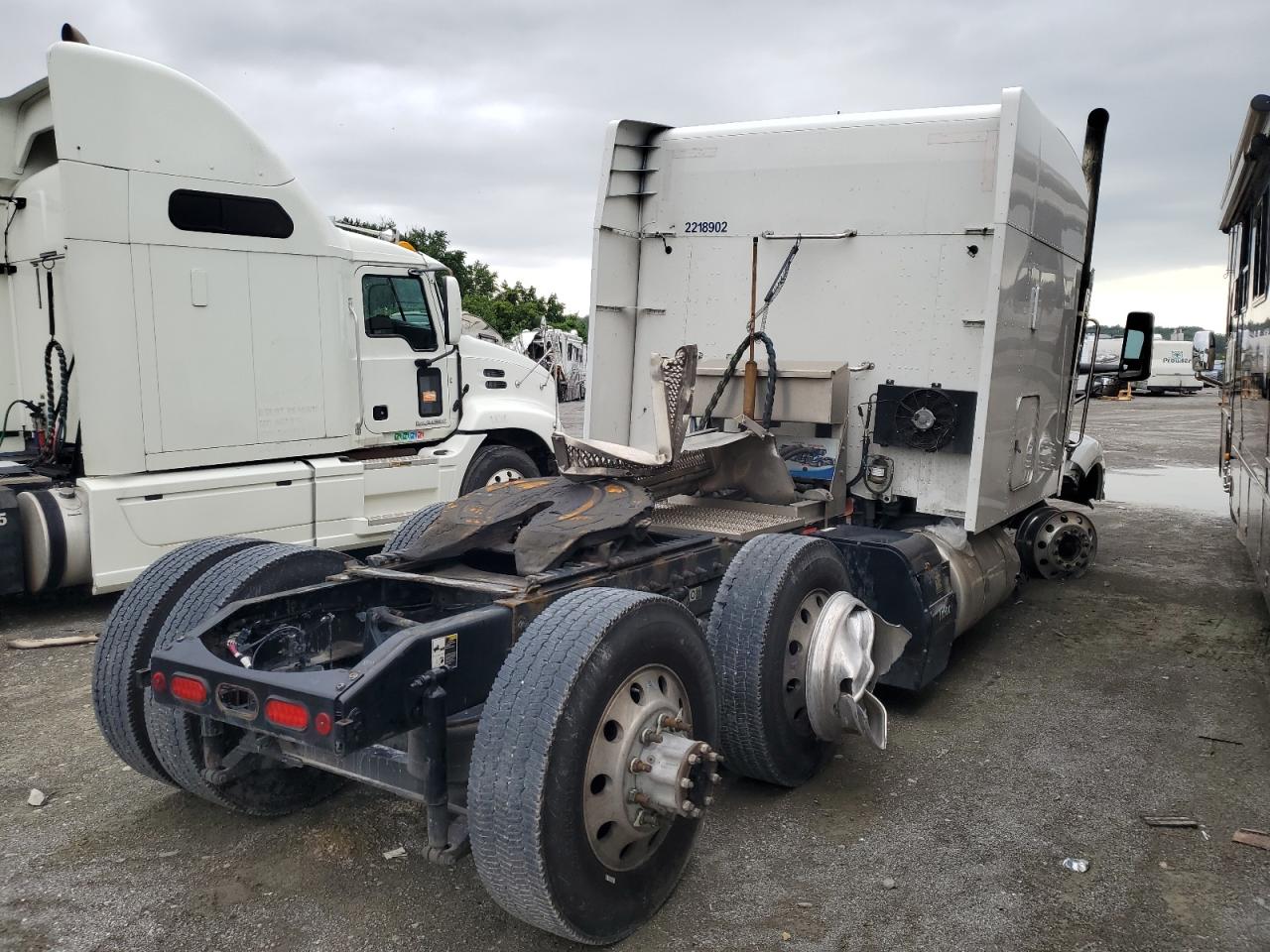 Lot #2926357460 2022 PETERBILT 579