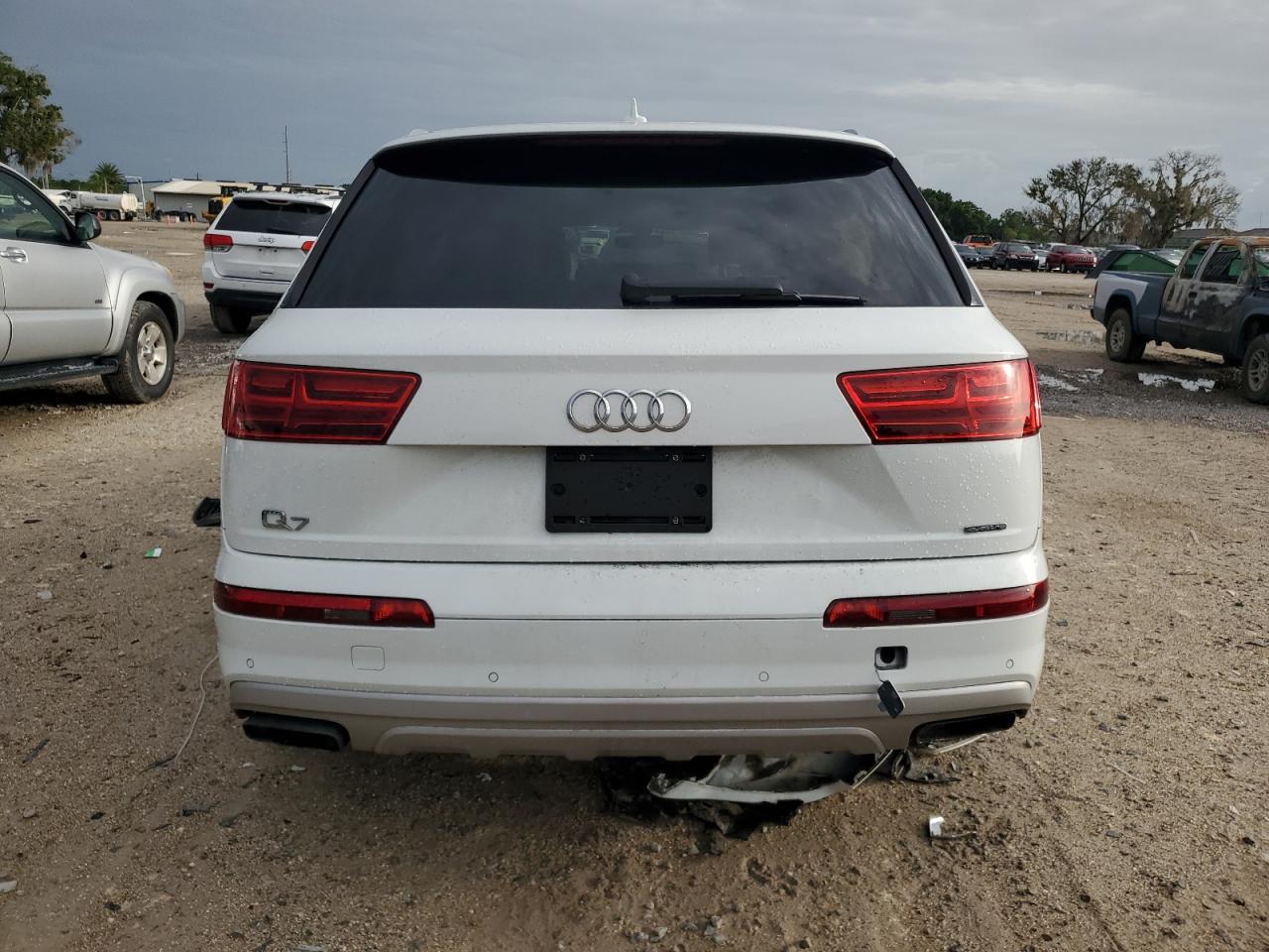 WA1LHAF73HD040037 2017 Audi Q7 Premium Plus