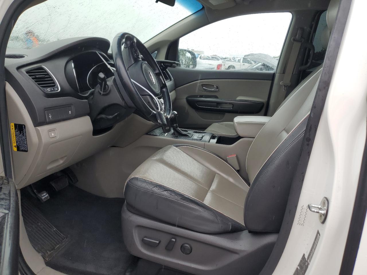 KNDMB5C10H6237142 2017 Kia Sedona Lx