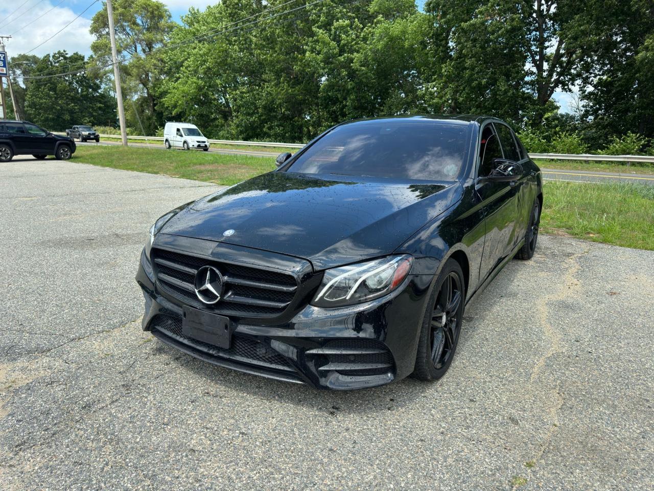 2017 Mercedes-Benz E 300 4Matic vin: WDDZF4KB8HA100161