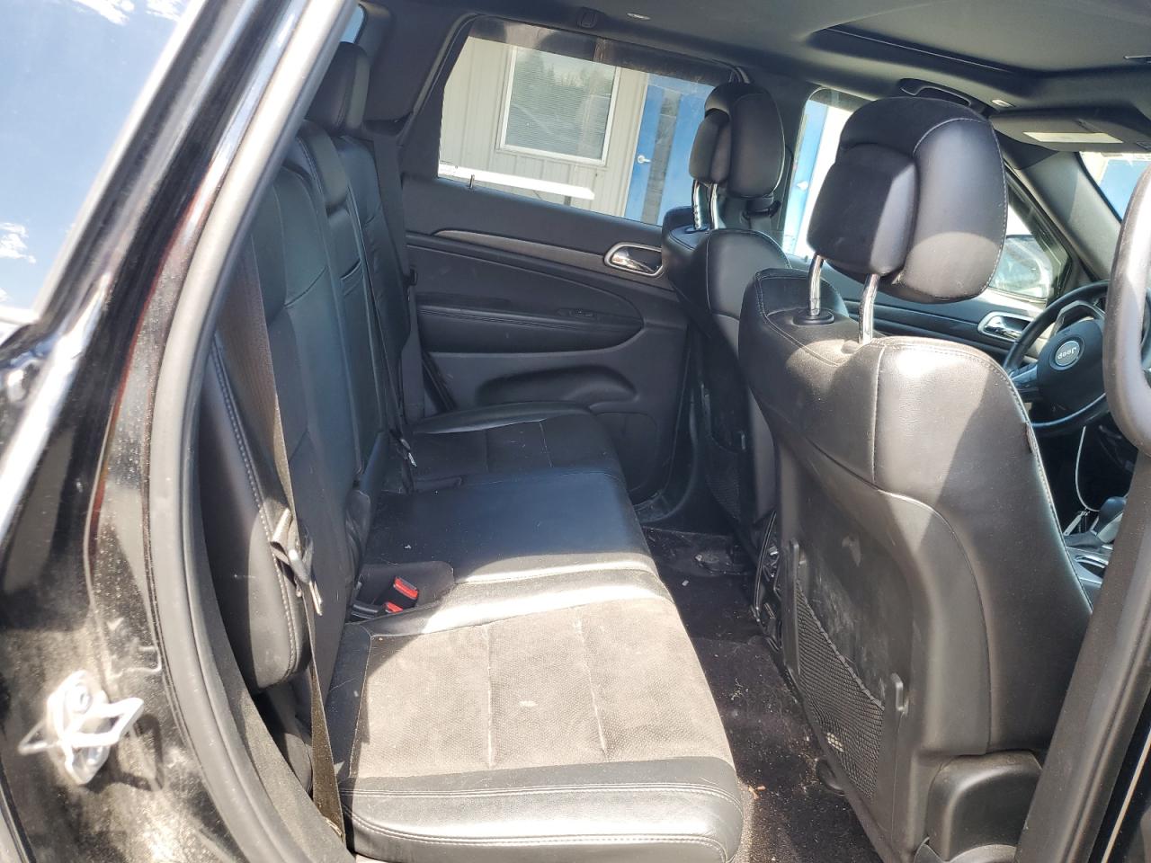 1C4RJFAG6JC475557 2018 Jeep Grand Cherokee Laredo