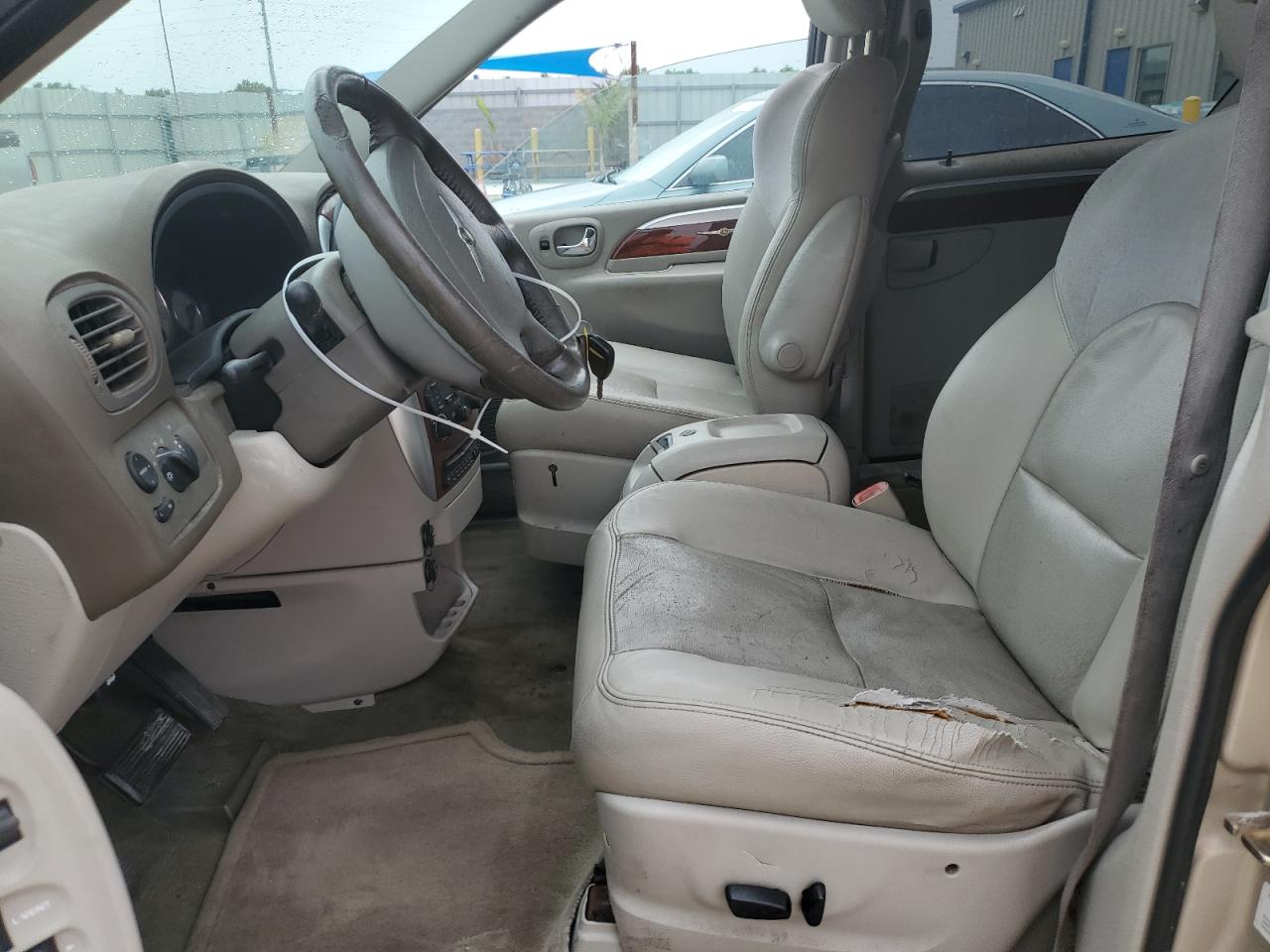 2C8GP64L95R548124 2005 Chrysler Town & Country Limited