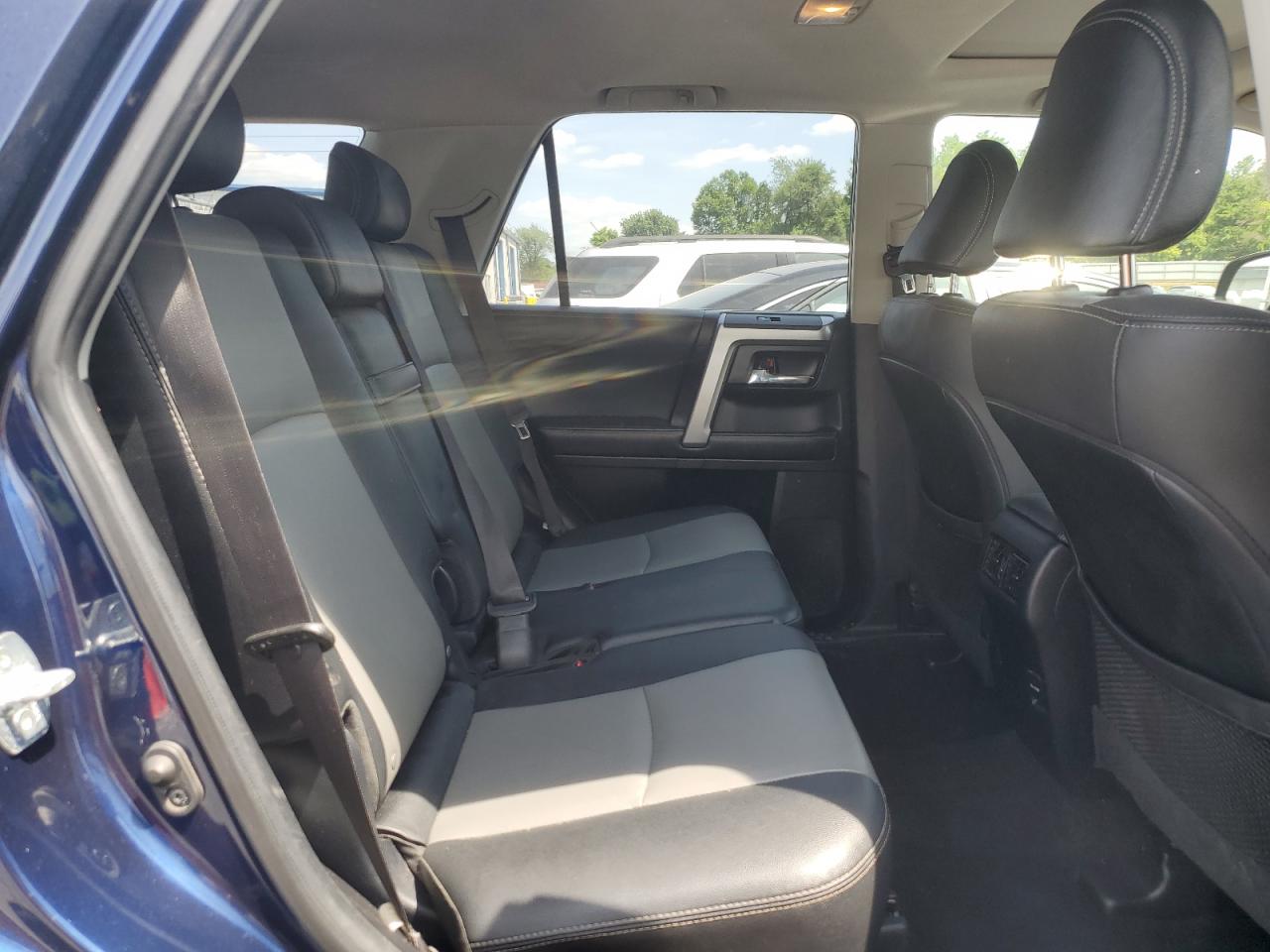 JTEBU5JR5K5637572 2019 Toyota 4Runner Sr5