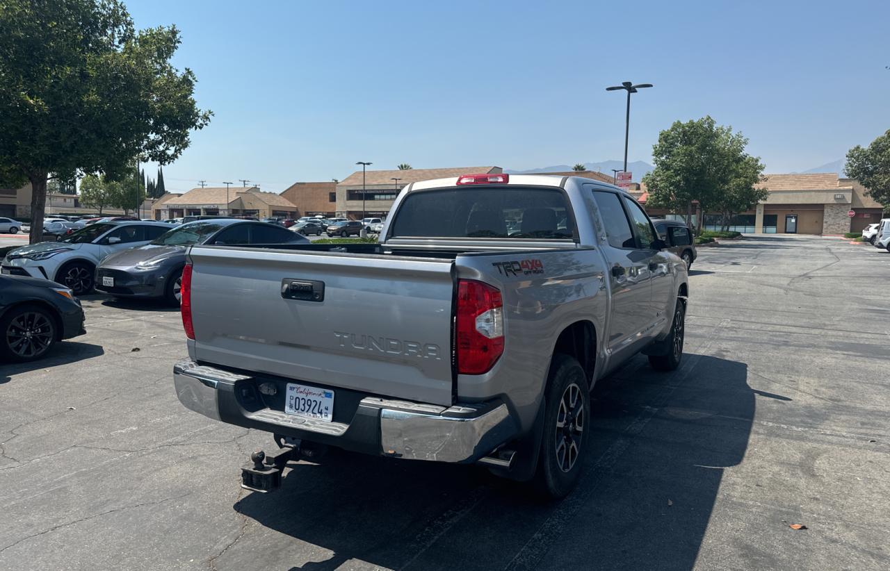 2017 Toyota Tundra Crewmax Sr5 vin: 5TFDY5F13HX661192