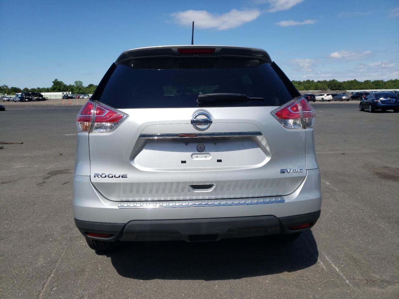 2016 Nissan Rogue S vin: KNMAT2MV2GP597635