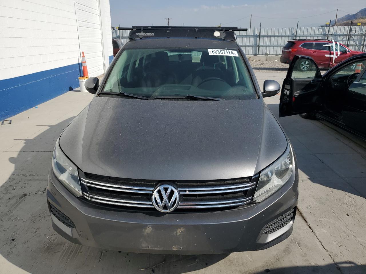 2012 Volkswagen Tiguan S vin: WVGBV7AX3CW100704