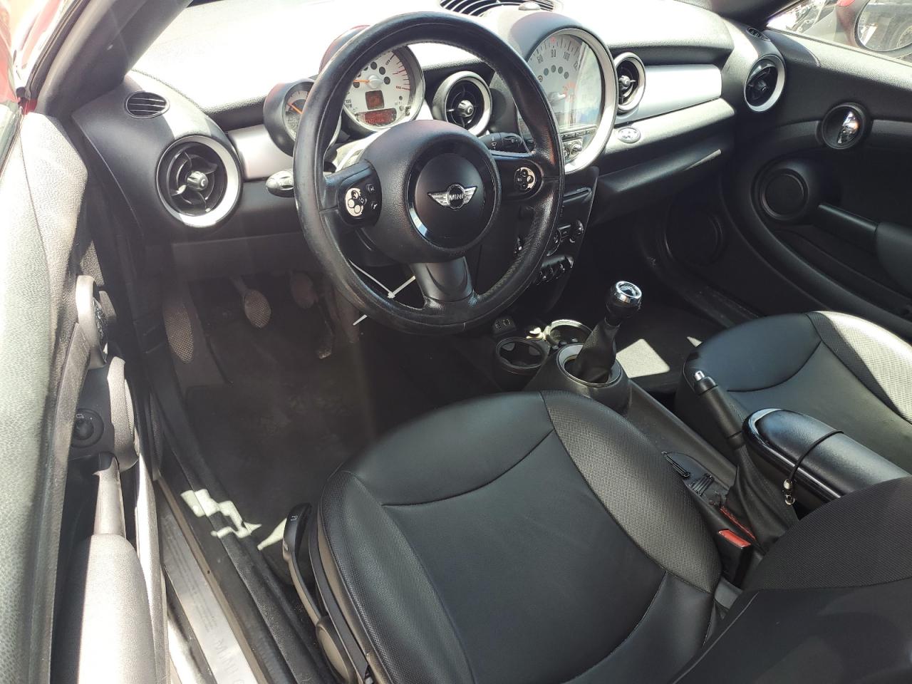 2013 Mini Cooper Roadster vin: WMWSY1C57DT429426