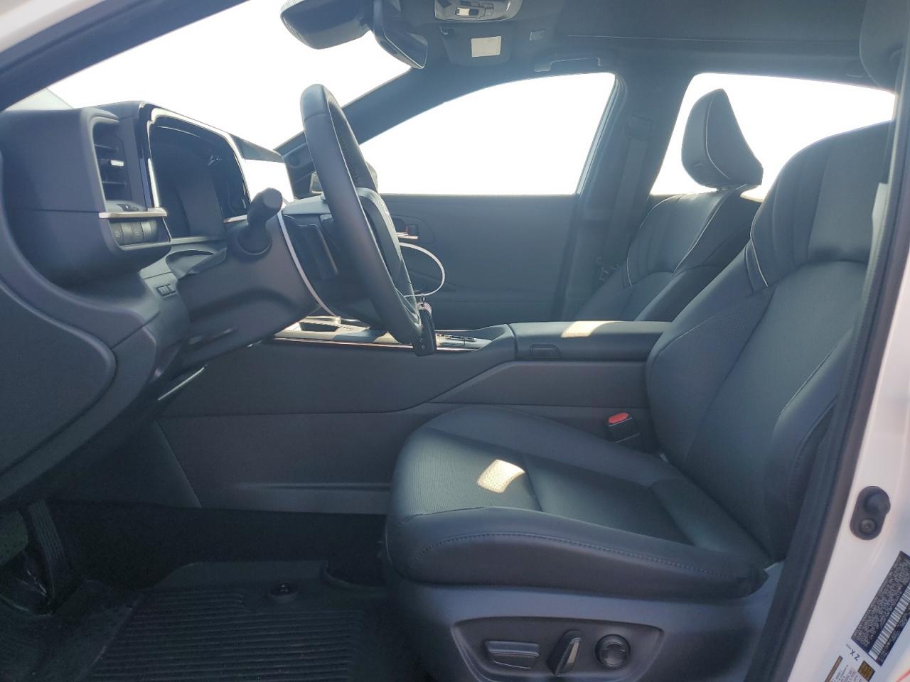 JTDAFAAF8P3002616 2023 Toyota Crown Platinum