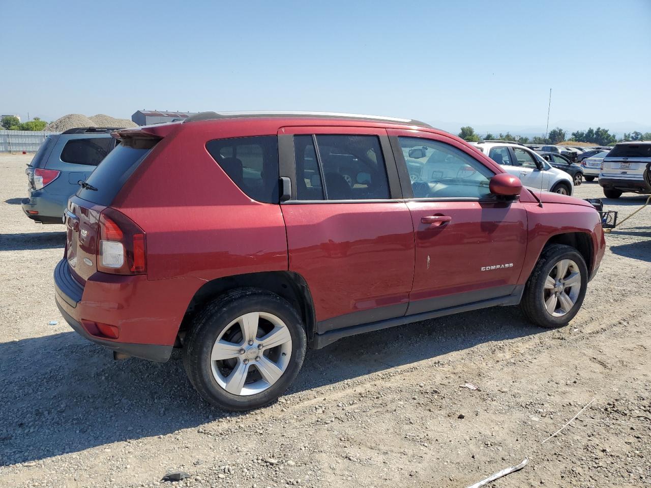 2016 Jeep Compass Latitude vin: 1C4NJCEA4GD640852