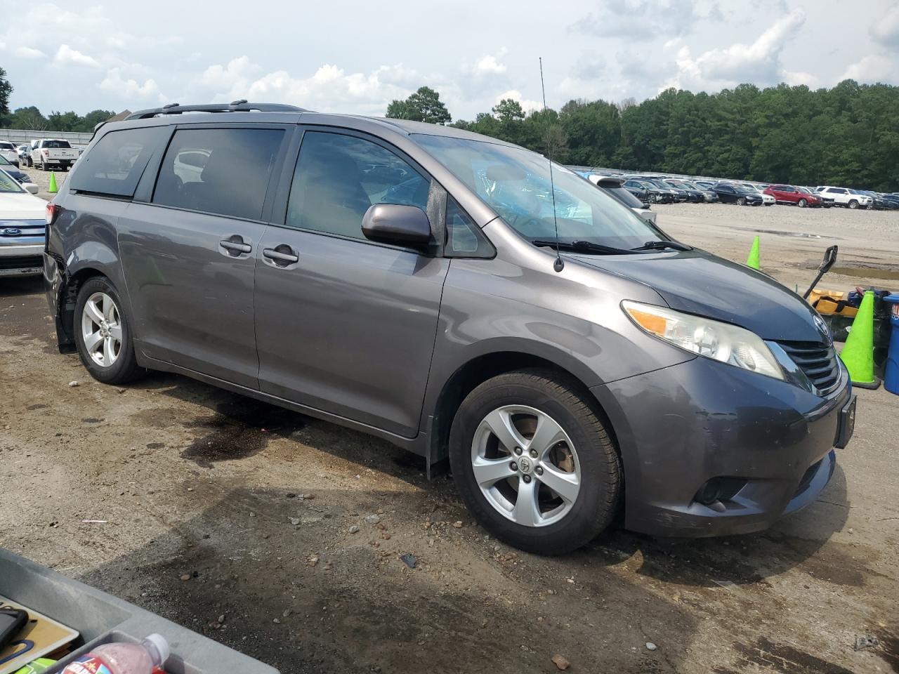 Lot #2751403129 2013 TOYOTA SIENNA/CE