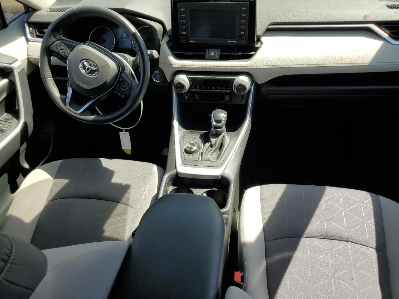 JTMRWRFV4MD116958 2021 Toyota Rav4 Xle