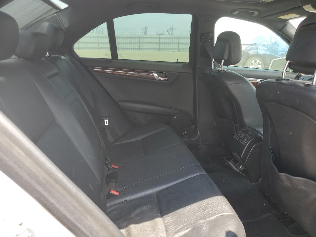 WDDGF8BB3BR162364 2011 Mercedes-Benz C 300 4Matic