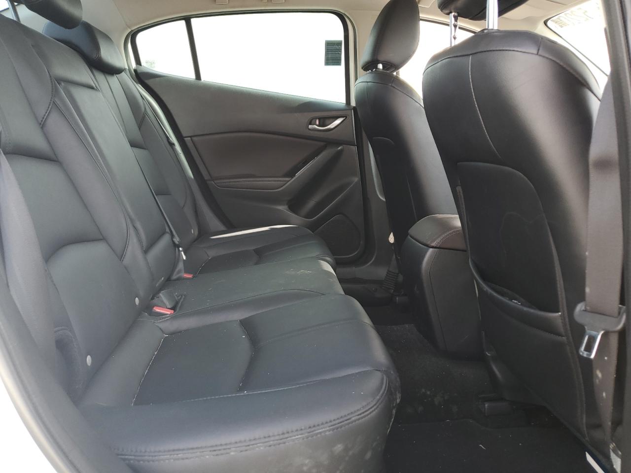 3MZBN1V39JM176429 2018 Mazda 3 Touring