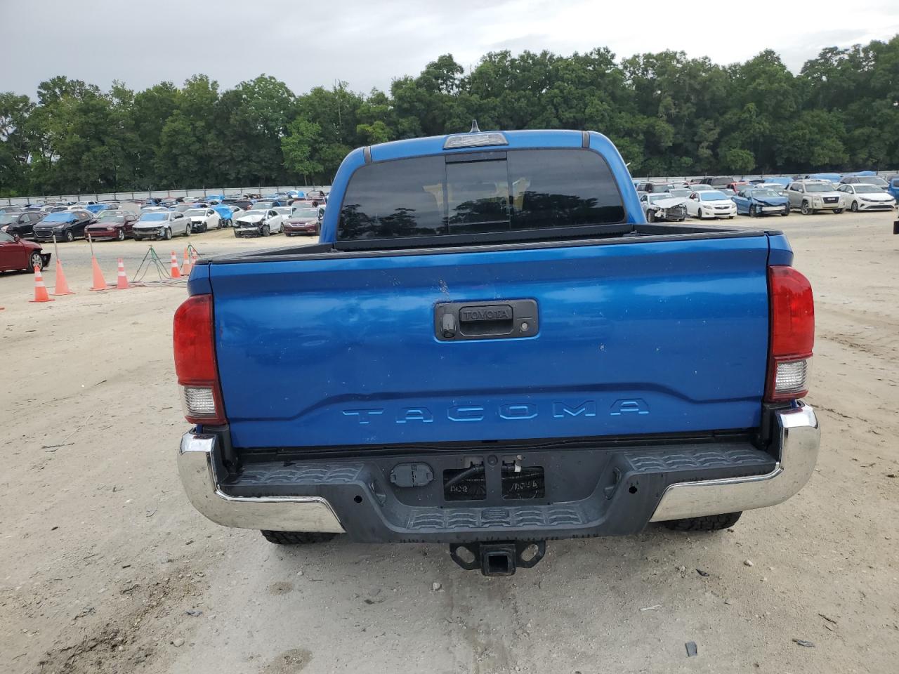 3TMAZ5CNXJM059781 2018 Toyota Tacoma Double Cab