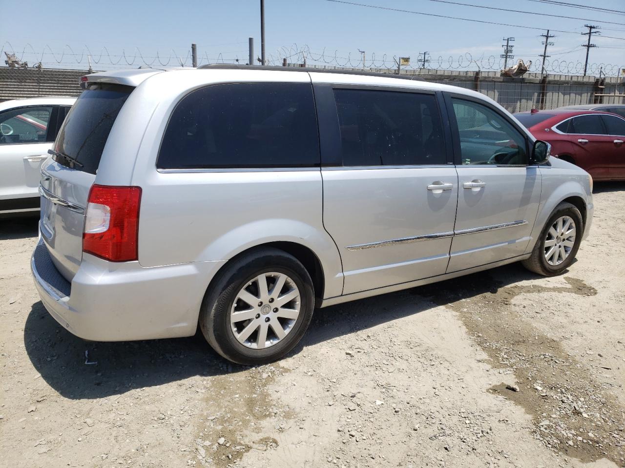 2A4RR8DG4BR635616 2011 Chrysler Town & Country Touring L