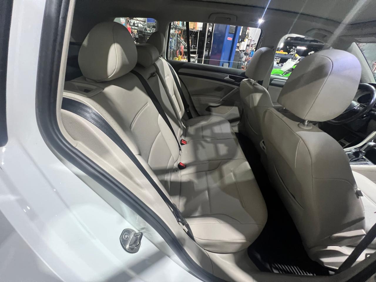 3VWC17AU8GM523159 2016 Volkswagen Golf Sportwagen S