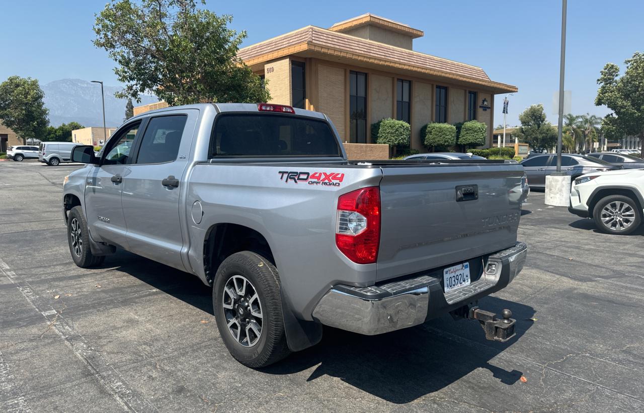 2017 Toyota Tundra Crewmax Sr5 vin: 5TFDY5F13HX661192