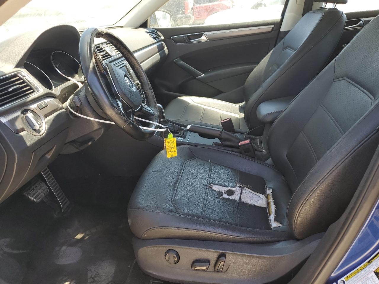 1VWDT7A30HC033968 2017 Volkswagen Passat R-Line