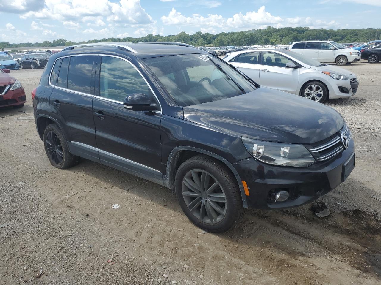 2013 Volkswagen Tiguan S vin: WVGBV7AXXDW512412