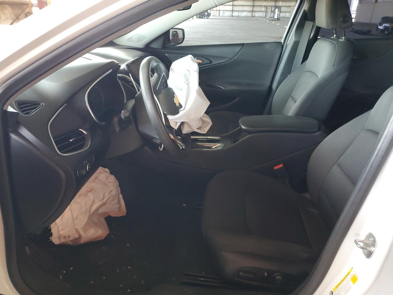 1G1ZD5ST4KF152601 2019 Chevrolet Malibu Lt