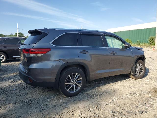 VIN 5TDJZRFH3JS524091 2018 Toyota Highlander, SE no.3