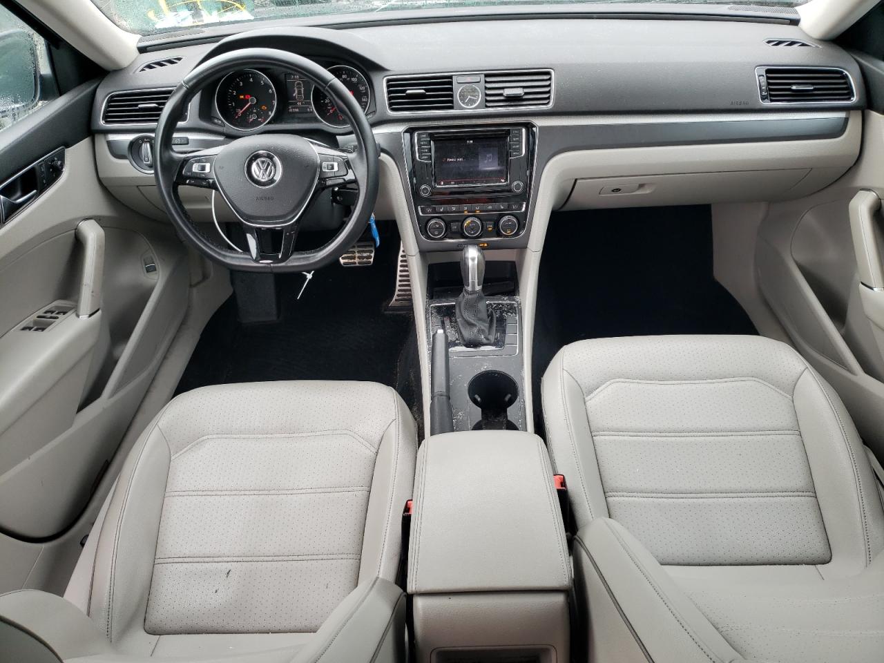 1VWDT7A37HC050847 2017 Volkswagen Passat R-Line