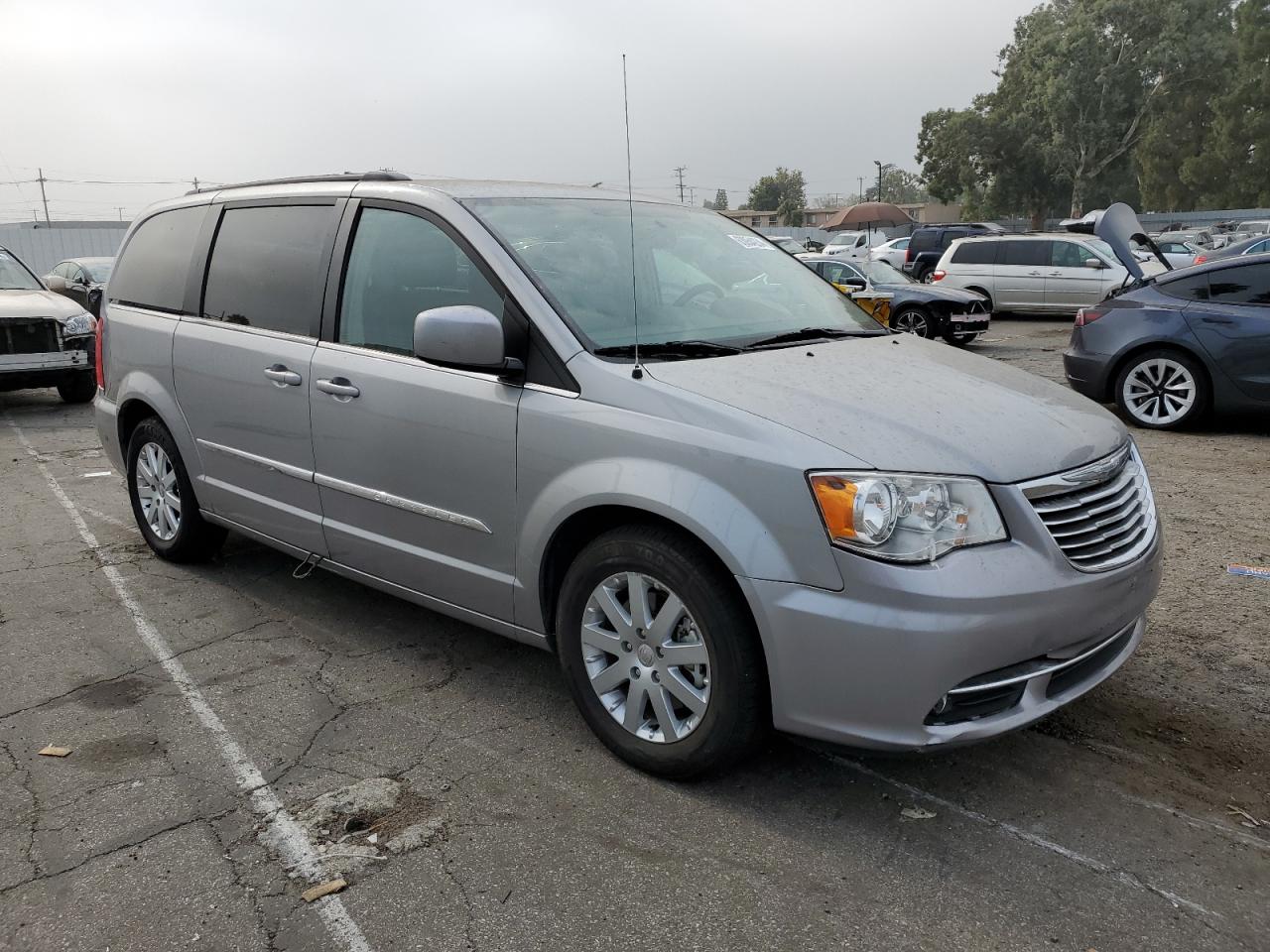 2016 Chrysler Town & Country Touring vin: 2C4RC1BG9GR295193