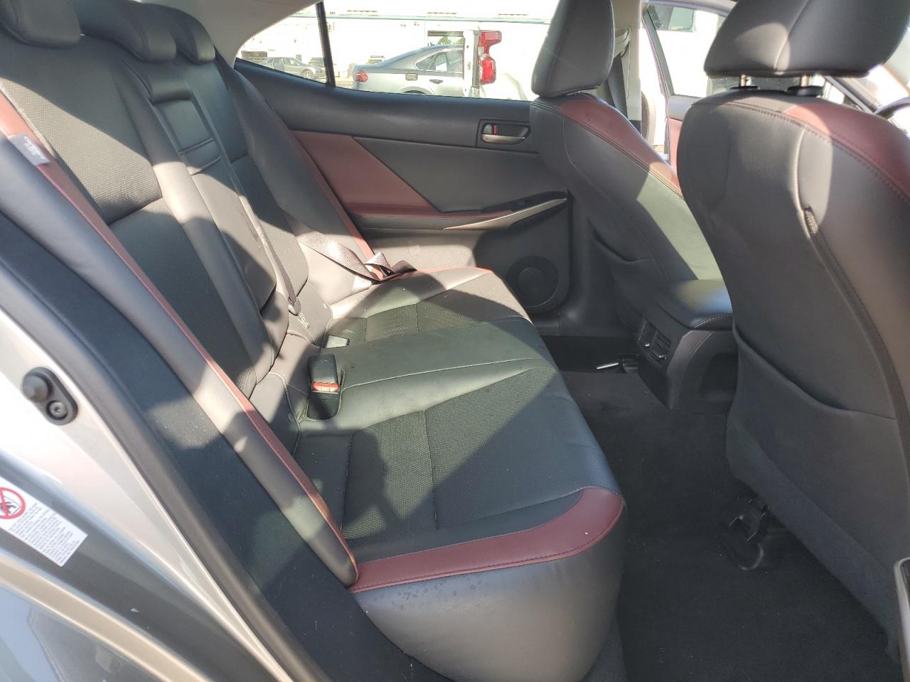 JTHBA1D26J5062254 2018 Lexus Is 300