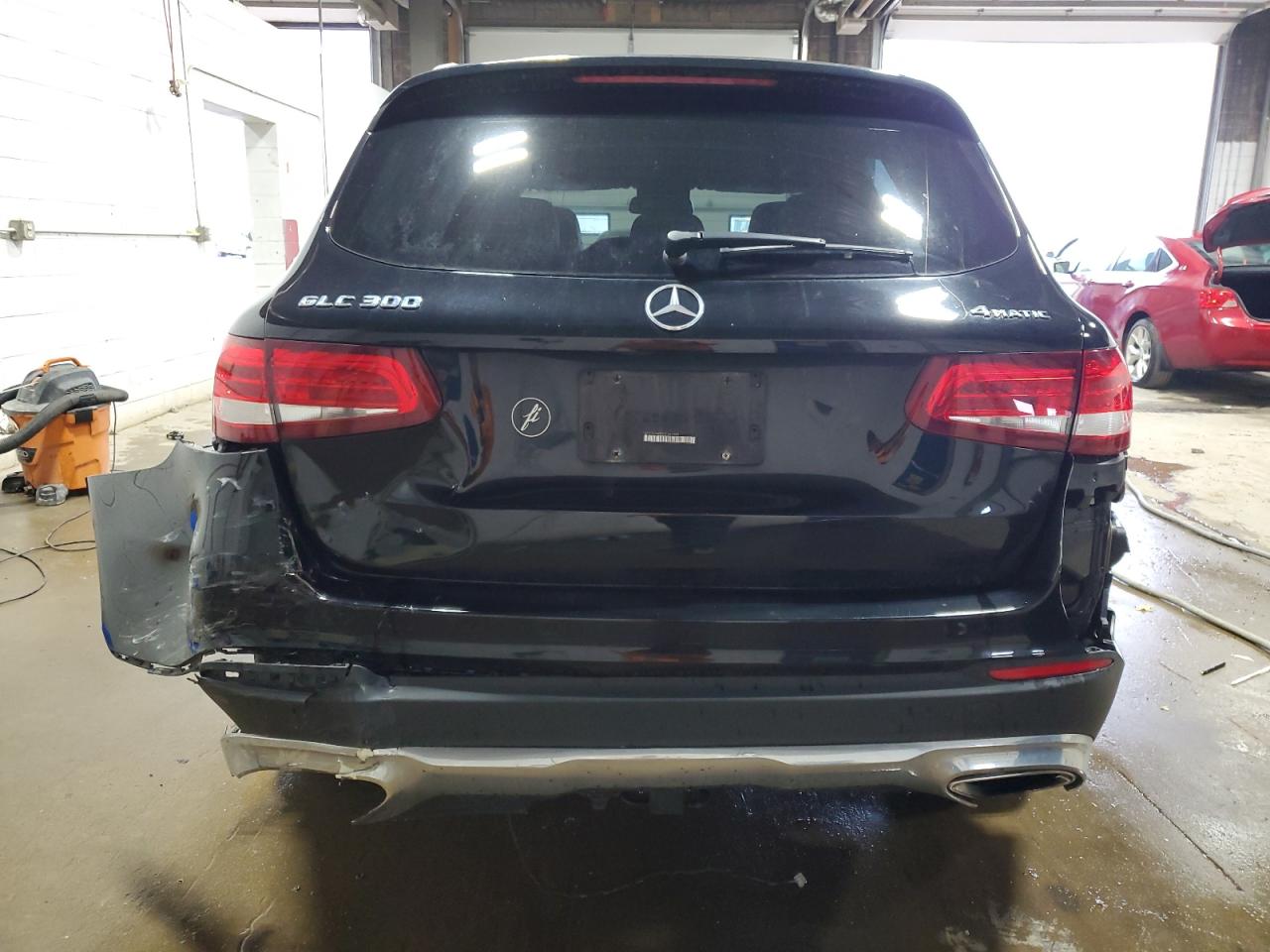 WDC0G4KB5HF161089 2017 Mercedes-Benz Glc 300 4Matic