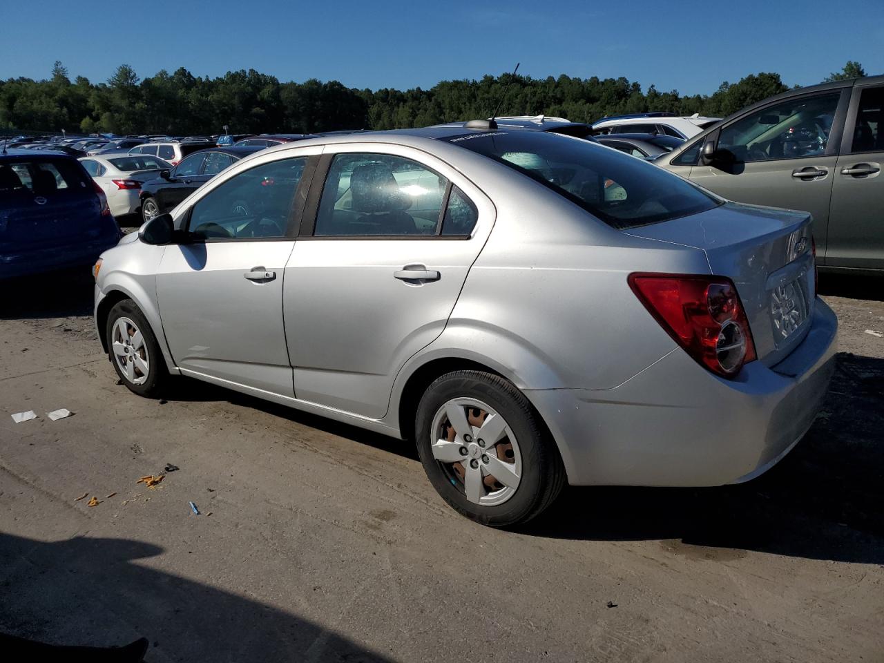 2015 Chevrolet Sonic Ls vin: 1G1JA5SG0F4132081