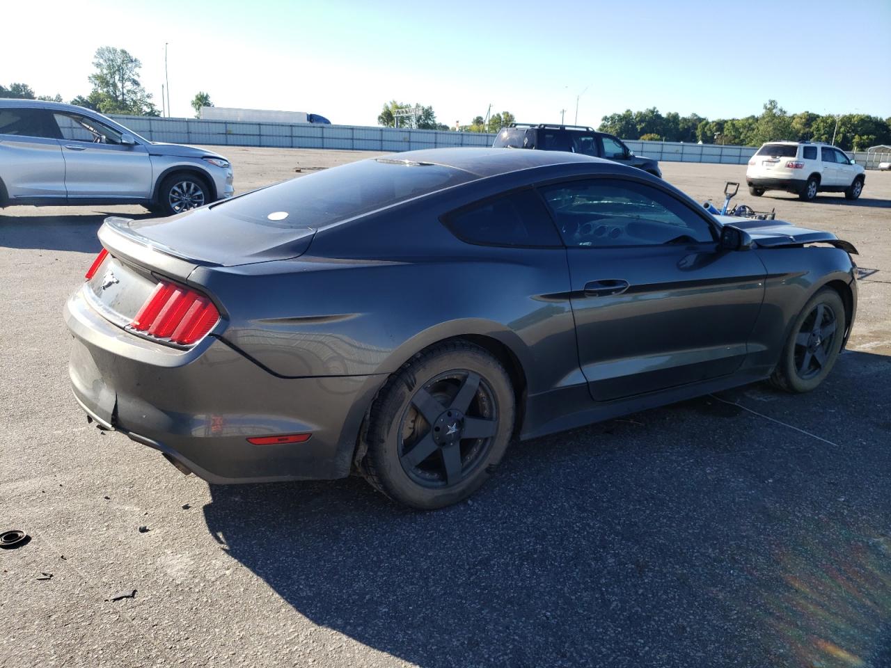 1FA6P8TH6F5332225 2015 Ford Mustang