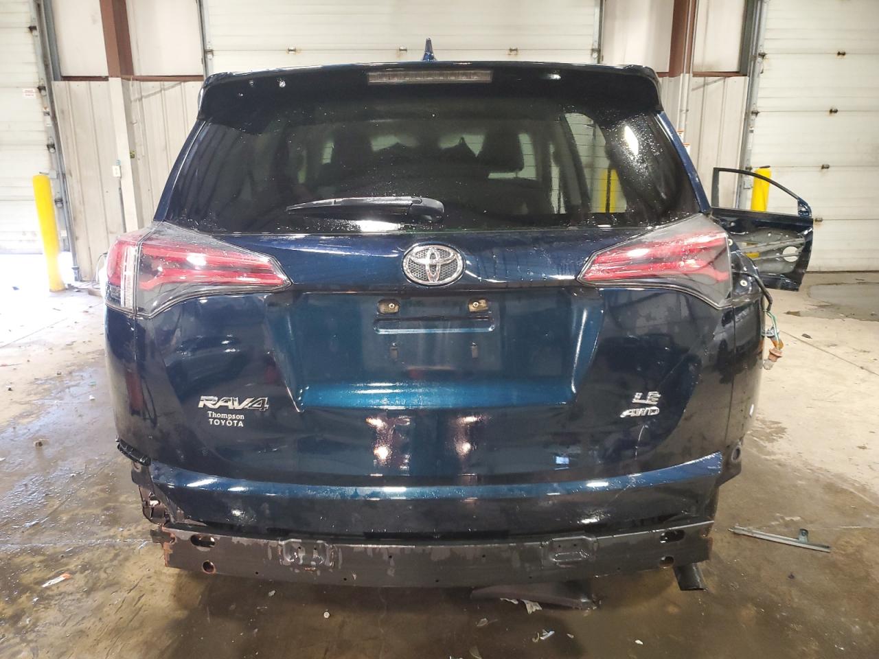 2018 Toyota Rav4 Le vin: JTMBFREVXJJ727125