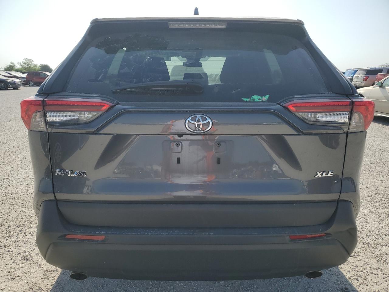 2T3W1RFV8NC189399 2022 Toyota Rav4 Xle