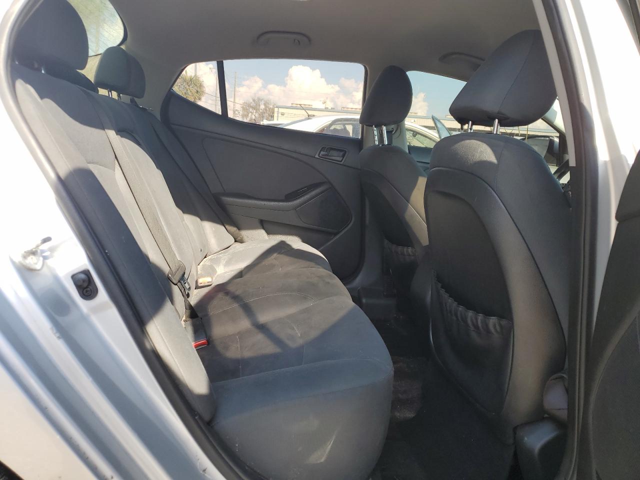 2015 Kia Optima Lx vin: 5XXGM4A70FG395486