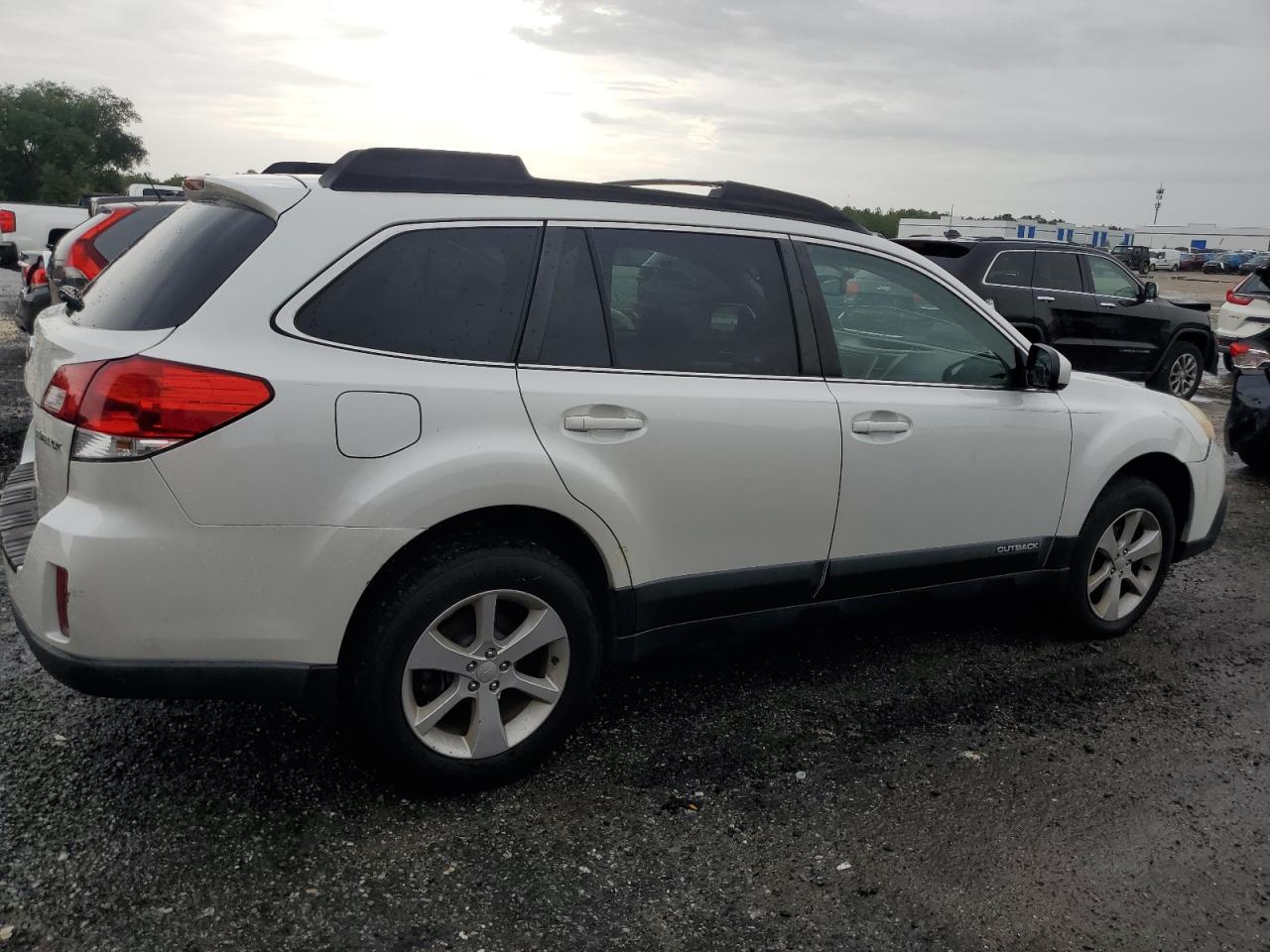 2013 Subaru Outback 2.5I Premium vin: 4S4BRCCC8D3241603