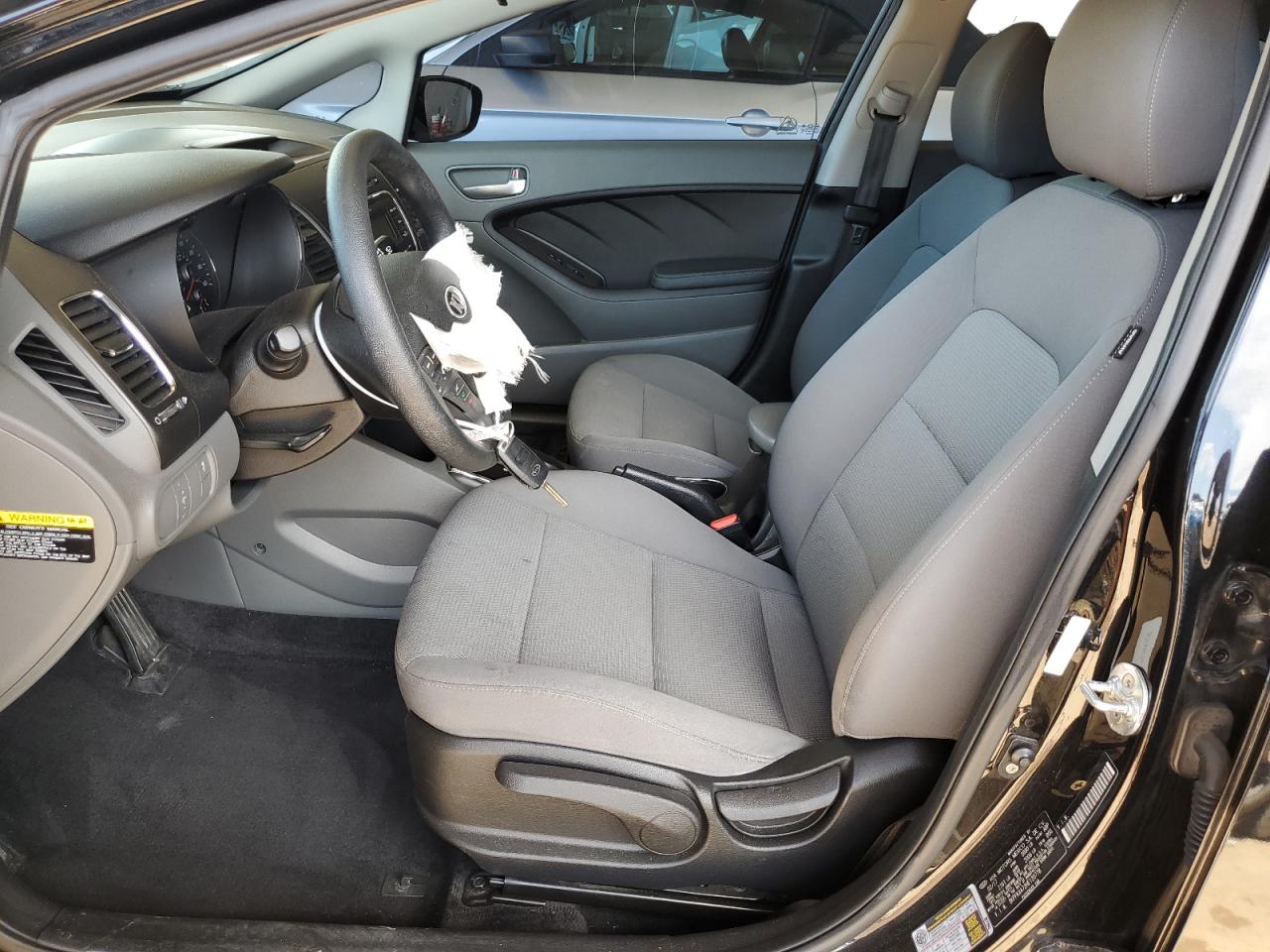 3KPFK4A72HE120778 2017 Kia Forte Lx