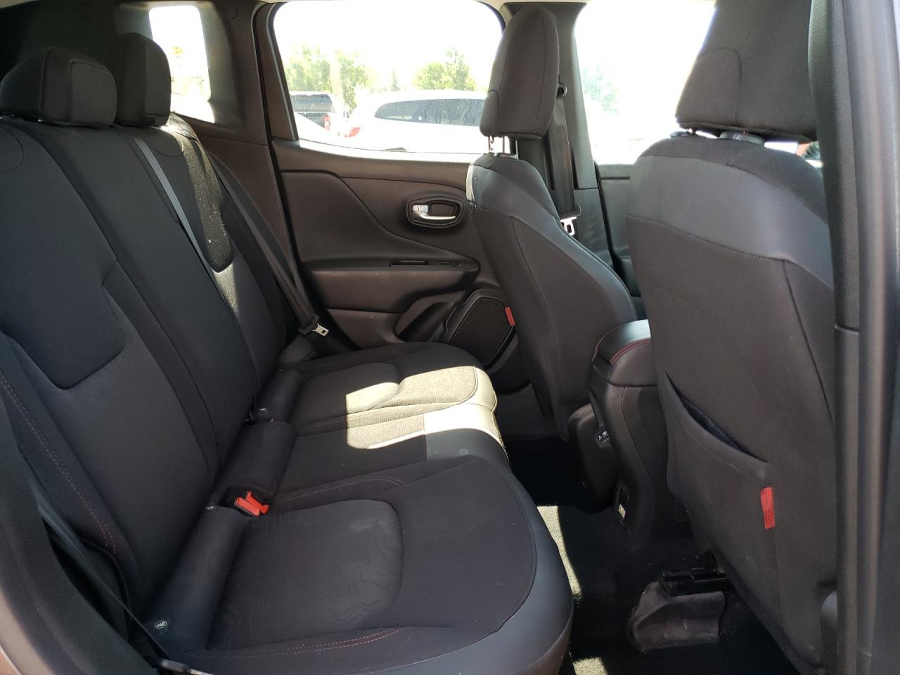 ZACNJBC18KPK70753 2019 Jeep Renegade Trailhawk